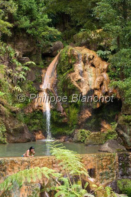 Portugal Acores 21.JPG - Portugal, Açores, île de São Miguel, caldeira velha, source d'eau chaude sulfureuse
